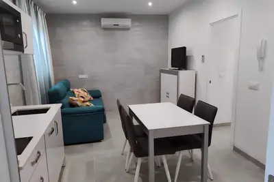 Image de Moderno apartamento familiar con WiFi y terraza cerca del centro y la playa