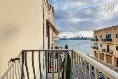 Image de Charming home Apt with private balcony in B'Bugia