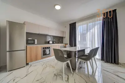 Image de Comfy 2br Apt with Balcony, central St'Pauls Bay