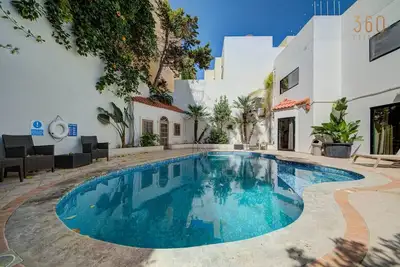 Image de Bungalow home with Stunning Pool Area in St'Julian