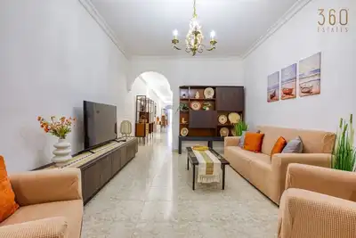 Image de Charming 3br Maisonette with private Backyard & Ac