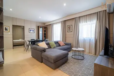 Image de 3br Designer Stay with Outdoor Space, Wifi & Ac!