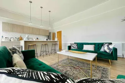 Image de Luxury 2-Bed Seaview Apartment With Balcony