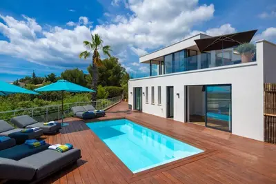 Image de Villa moderne avec piscine