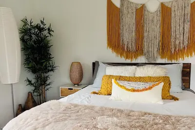Image de Renovated Boho Oasis/Ideal Location/Hiking & Biking