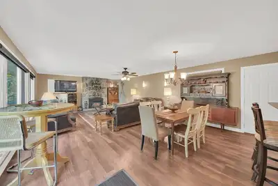 Image de Peaceful Chalet Style Cottage In Wasaga Beach