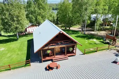 Image de Cozy Rustic Duplex Cabin - Kodiak Side