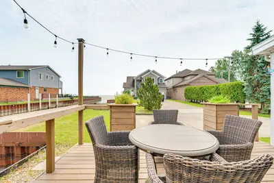 Image de Canal-Front St Clair Shores Home: 2 Mi to Dtwn