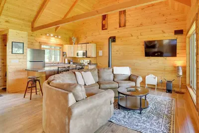 Image de 'Pine Knob' Cabin w/ Bluff Views in Mindoro!