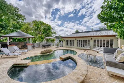 Image de Paradise living 6-bed 3. 5-bath island retreat in Rincón, Pr with large pool & Ac