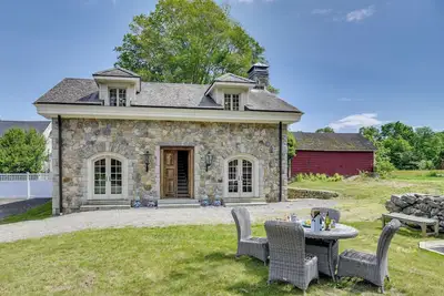 Image de French Château Near Beaches, Mystic & Casinos!
