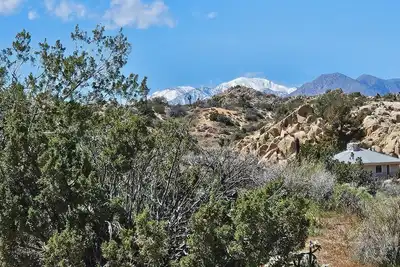 Image de Soak at Boulder Cove-Private-Hot Tub-Mountain Views-Private Walking Path