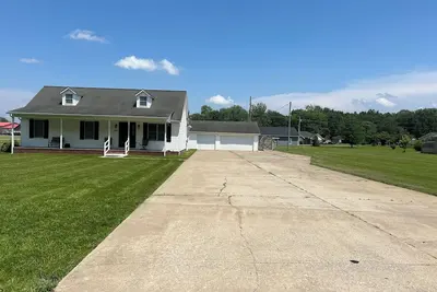 Image de Updated home w/ huge driveway. Cute, clean, comfy & convenient! Near Ky Lake