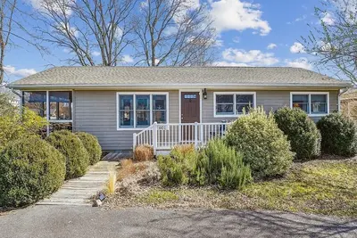 Image de 3-Bedroom Beach House w/ Deck & Bbq