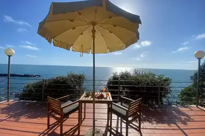 Image de Tuscan Seafront Apartment With Private Access To The Sea
