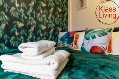 Image de Modern 2 bedroom apartment with parking and wifi.