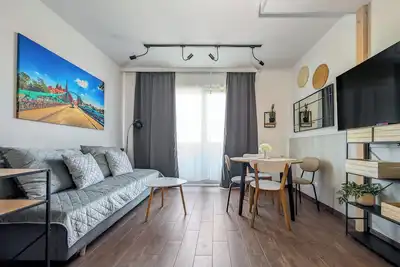 Image de MicroHome Promenady Two-Level Apartment