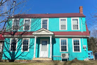 Image de Quaint home conveniently located between Chester and Mahone Bay.