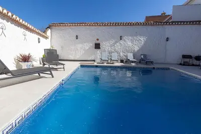 Image de Belle maison rurale avec piscine et barbecue