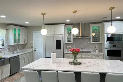 Image de “Luxury Comfort with Pool, Smart TVs, Wi-Fi & More – Relax at Bella Mar Today”