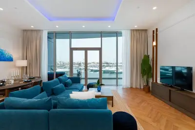 Image de Marina-View 1br at the Palm w/ Beach Access