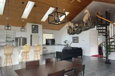 Image de Spacious 2-bedroom house with Ac, with great views between Whitefish & Kalispell