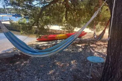 Image de Maison pour la famille avec les enfants près de la mer Skrivena Luka, Lastovo (K-24059)