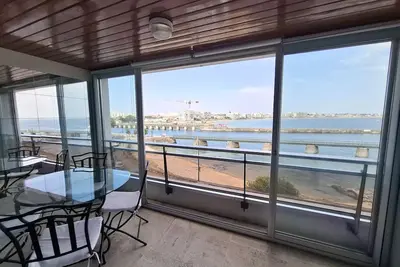 Image de Parenthèse ensoleillée vue mer & chenal!