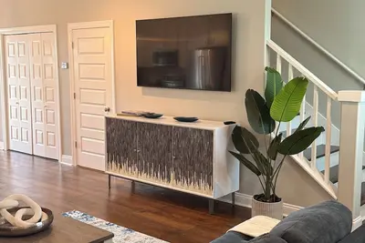 Image de “The Blue Lagoon” a 3-bedroom townhome in charming Lake Charles with Ac, WiFi