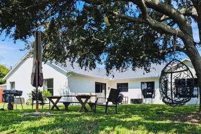 Image de Spacious 3bed 2bath: 4k Tv in all rooms, Fenced Backyard, Bbq, Games, Workspace
