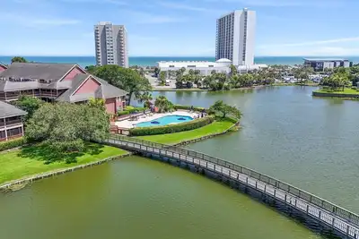 Image de Gated Luxury Kingston Plantation Arrowhead Court 2br Condo | Near Beach & Trails