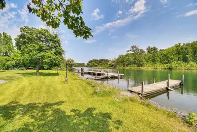 Image de 3 Mi to Seneca Lake: Couple's Apt w/ River Access