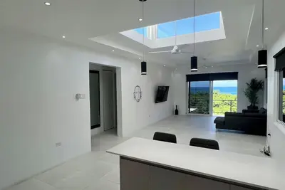 Image de Modern Seaview 2 Bed Apartment!