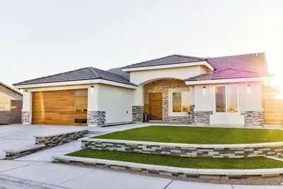 Image de New fully furnished 3-bedroom home with all the essentials for a perfect stay