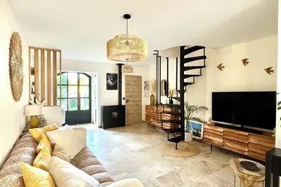 Image de Paisible maison aux Portes de Saint-Tropez, plage à pied