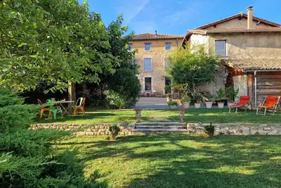 Image de Domaine de famille avec piscine au cœur des Mont d'Or