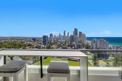 Image de 2 Bedroom Broadbeach Stay – Walk to Beach