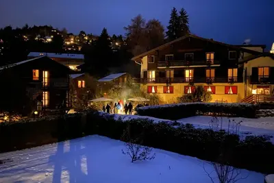 Image de Agréable appartement dans une maison de vacances avec Wifi, bain à remous, terrasse et parking