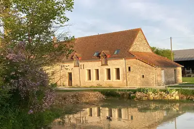 Image de Maison typique en Berry avec fibre et cour privée