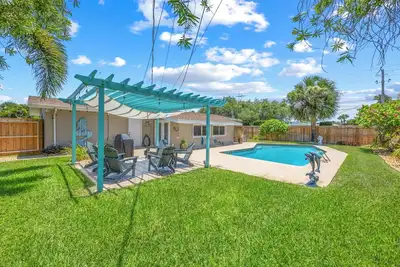 Image de Turtle Pointe - 3br, Poolside Coastal Escape