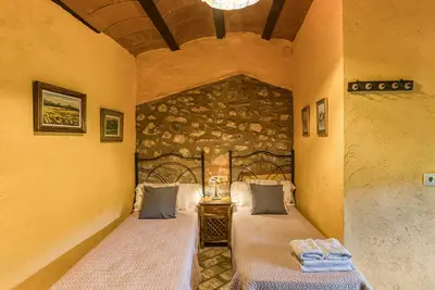 Image de Chambre 'Picapoll' avec vue sur la montagne, piscine et terrasse partagées