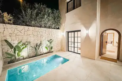 Image de Villa d’architecte avec piscine de 4 chambres