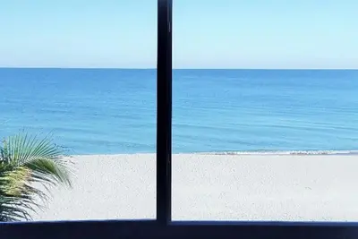 Image de Steps to the beach