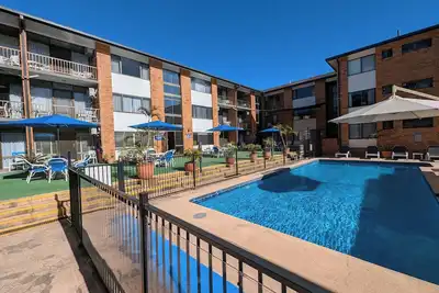Image de Resort style, beach side, heated outdoor pool, spa, sauna, 6pm checkout