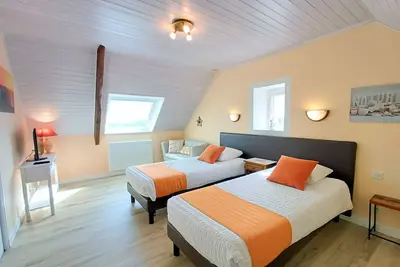 Image de Chambre d'hôtes 2 De Kerantum avec terrasse partagée, jardin partagé et Wi-Fi