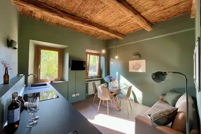 Image de LoVi House, App. Olive. Accommodation surrounded by greenery perfect for a family.