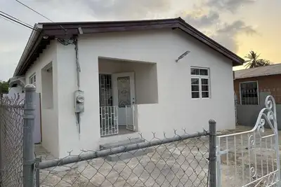 Image de Vacation home in Barbados \nFully furnished\n5 minutes walk to the beach