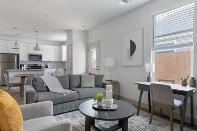 Image de Landing | Stylish 2bd, Gym, Clubhouse