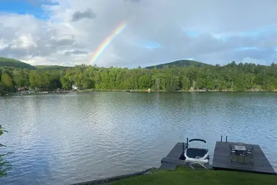 Image de 3 Bedroom Lake House on Beautiful Hadlock