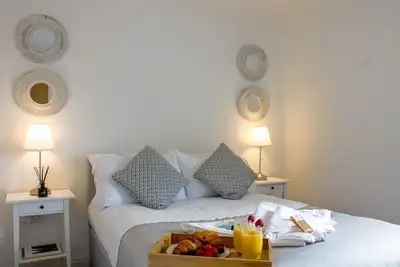 Image de Appartement-Balcon-Salle de bain privée séparée